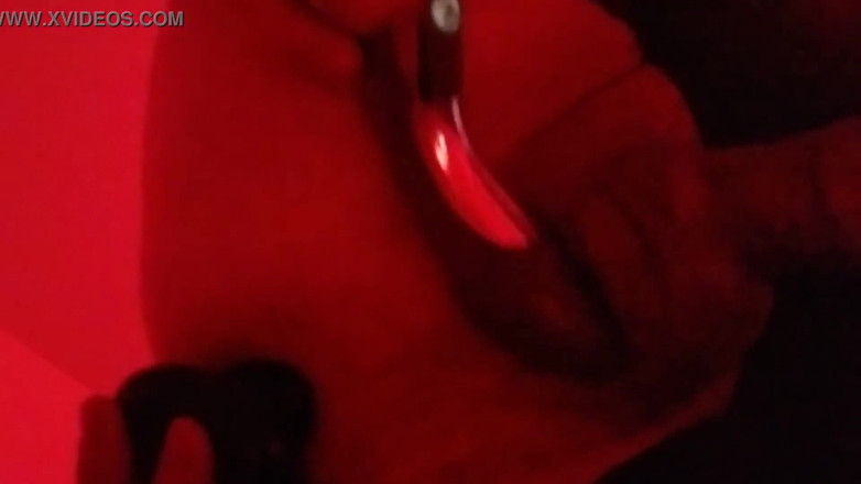 DnA: Masturbando minha bunda com um plug grande!