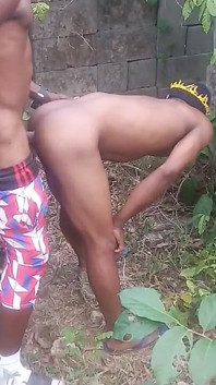 A Bush Hang Out with My Homie