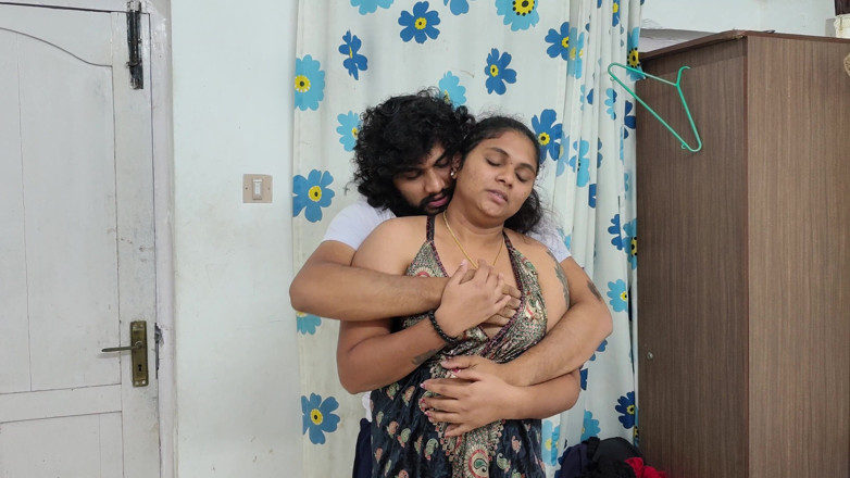 Vaigavarun45: Couples Romance Sex in Hotel Room
