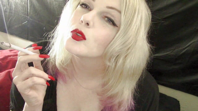 Smoke Temptress Annie Vox - Smoking Fetish: Rantai merokok 120-an