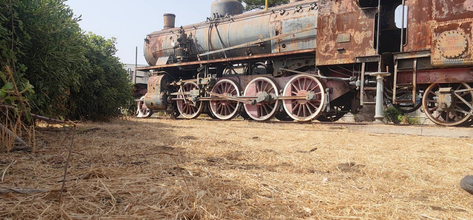 Mirko2589: Nude Near an Old Train