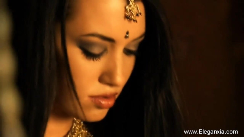 Eleganxia: Beautiful Indian dancing and showing her body