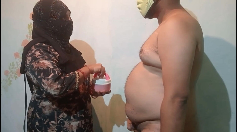 Gulaab: 애인을 위한 Bhabhi 댄스와 섹스