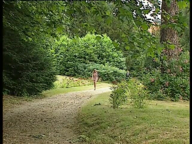 All you need to fuck: Rubia MILF En Bosque Seduce Empresario Fóllame Duro!
