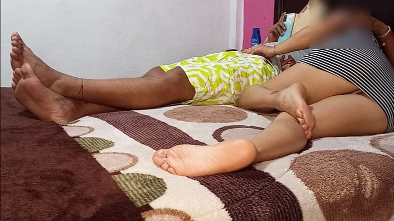 Katerine: 義理の弟が部屋に一人でいるときに誘惑する