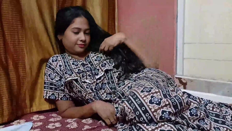 Apple Porn: Gorąca milf zdradza męża i rucha się z sąsiadem