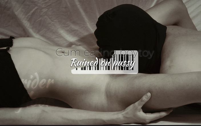 Riders on the Floor: Il toyboy mangia sborra rovinato sulla figa