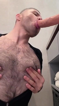 Podwójny dildo ssie i pieprzyć