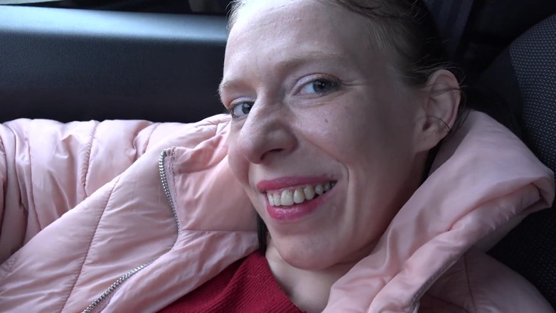 Porno Cloud: Milf Amy neemt alles uit het kijkgat.