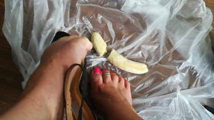 Lady Daniela -: My divine feet crush a banana