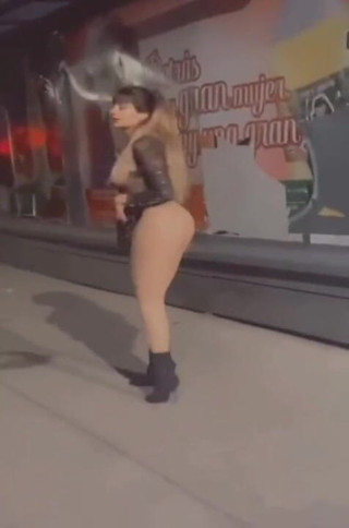 Barbietransxxxx: Trans in piedi per strada a tlalpan come una puttana