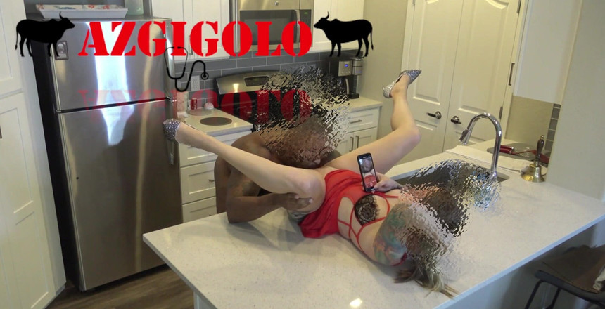 AZGIGOLO: thedesertvixenは、焼きたてのクッキーを味わいたいかどうか私に尋ねました。