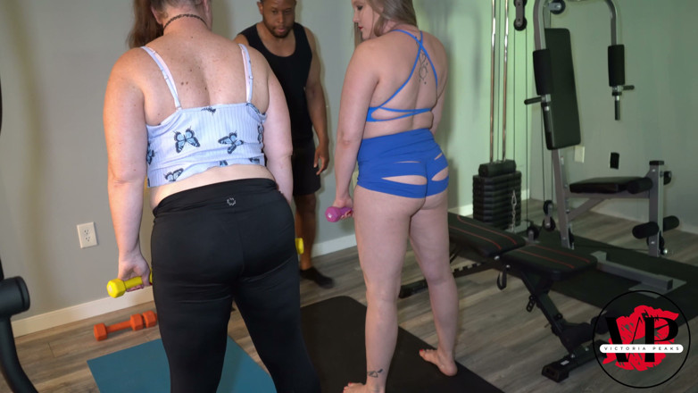 Victoria Peaks: BBC Workout for Two Hotwives