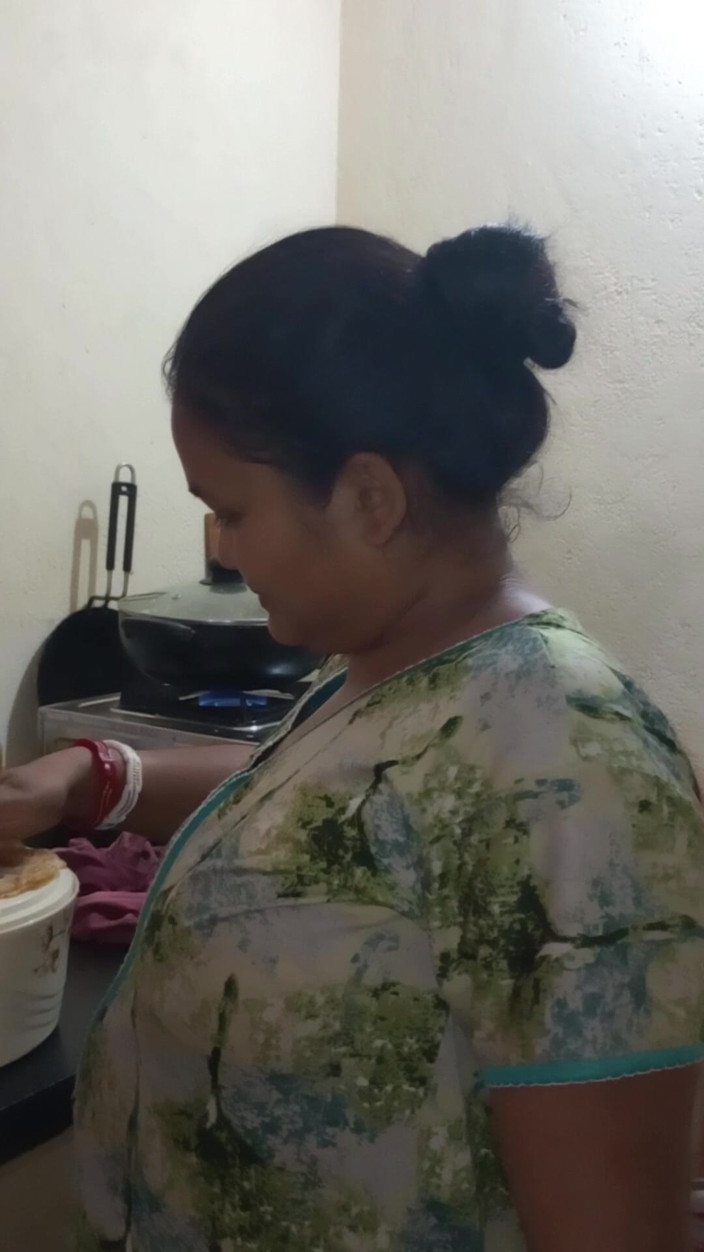 Mridulmadhu: Husband Wife Full Deshi Sexy Video in Hindi