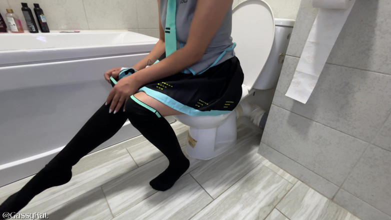 GassyKat: The Daily Toilet S2 Episode 20: Hastune Miku
