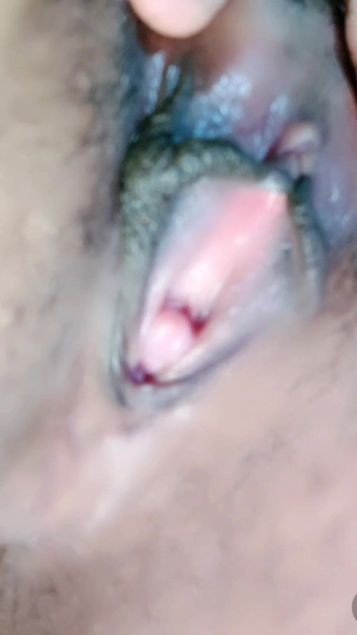 dilahandayani: Stamattina ero molto nervosa e ho fatto uno squirt davanti...