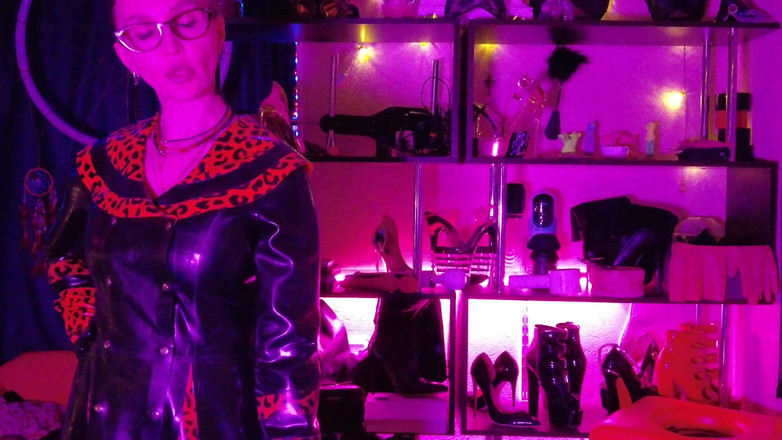 Eva Latexxx: 红色橡胶恋物癖女主调教乳胶情妇恋物癖捆绑SM穿戴式高跟鞋调教女主调教