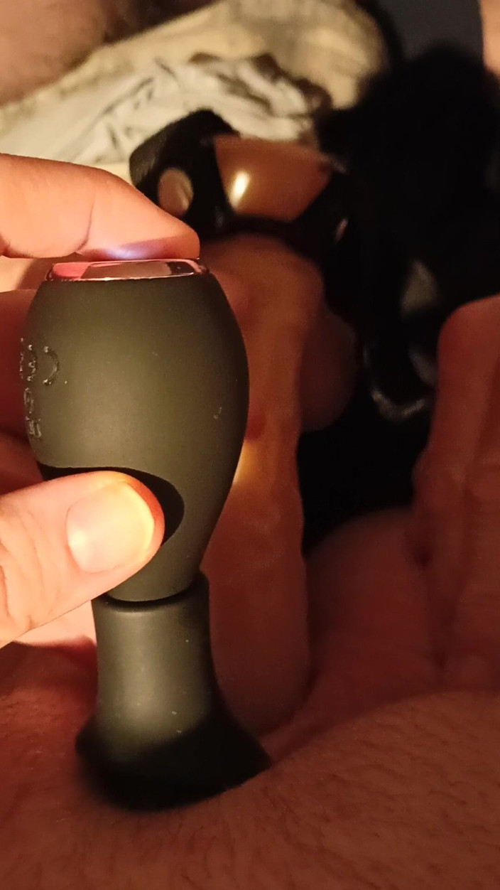 Devilslitlegirl: Hraní s hračkami mě udělá