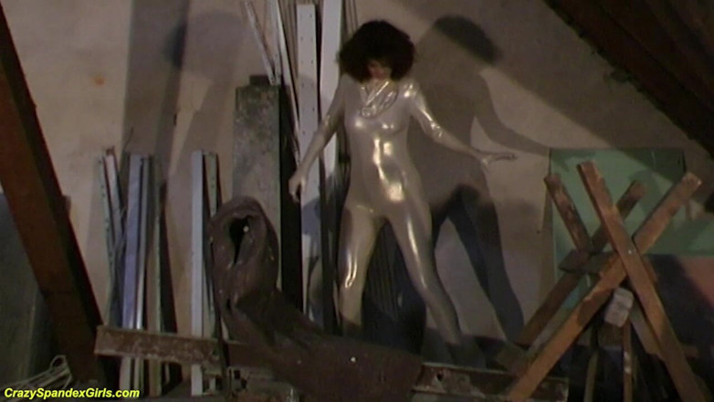 Kelly in spandex: フルボディキャットスーツ