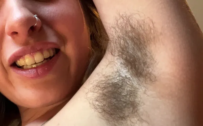 Pearlsage: Hairy Giantess Uses You
