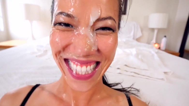 Darkko: Petite Asian slut in fishnets blowing big cock gets a...