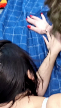 서로의 마누라를 따먹는 포섬 두 친구