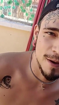 2 super žhavá dvojčata mě tvrdě šukají na mé terase jako profesionálové!
