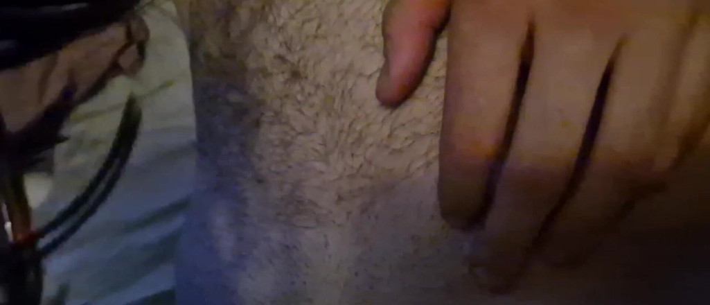 SwitchMixCouple: Fellatio auto assistita + ancorata + enorme sborrata in faccia