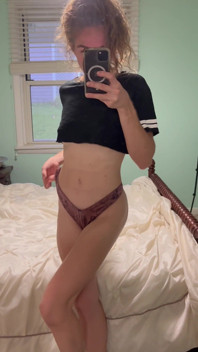 Dirtyblonde pawg fată slabă cu tanga Victoria's Secret Încearcă tachinare