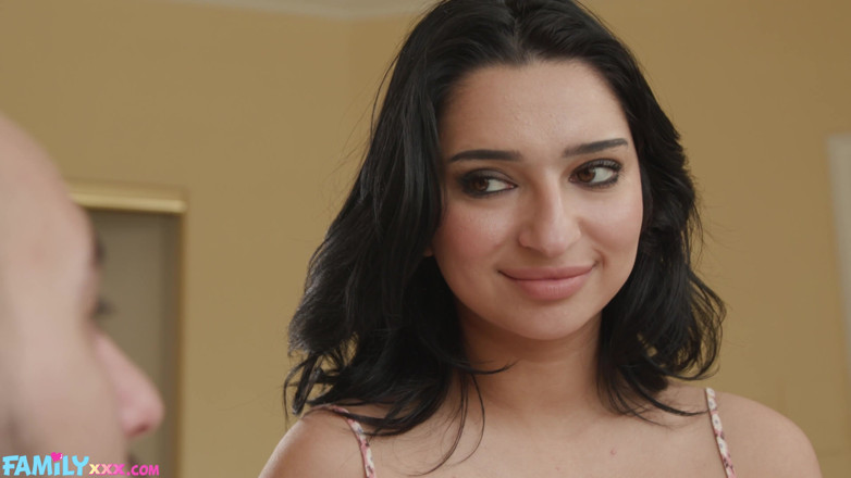 FamilyXXX: Kiana kumani bekommt ihren stiefbrud, um sich zu füllen