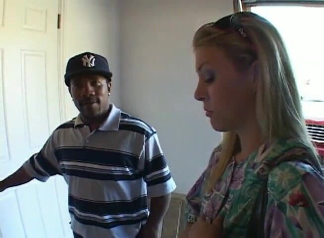 VOP Interracial: 毛茸茸的阴户被S shorty Mac操
