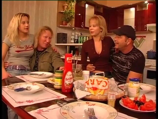 My porn family: Model - Una Famiglia Modello (filem lucah penuh)