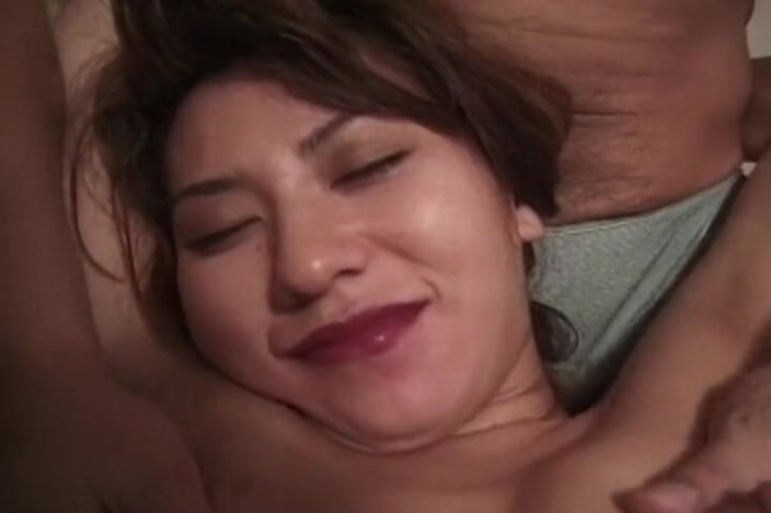 Asian Mature Climax: Dva tvrdé a nabité ptáky pro tuto nadrženou asijskou dívku