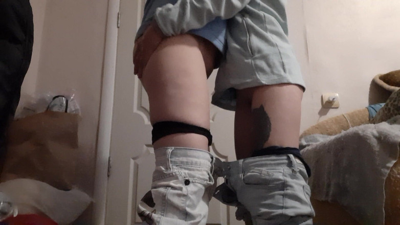 Lesbian-candys: 서로 보고 자위하는 두 배다른여동생