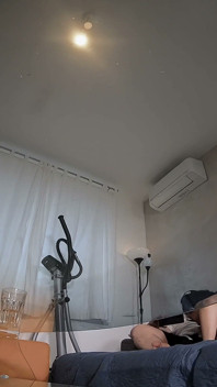 Un camarade de classe est venu dans ma chambre pour me tuteurer. Je l’ai surpris en train de me baiser devant la caméra, Dada Deville