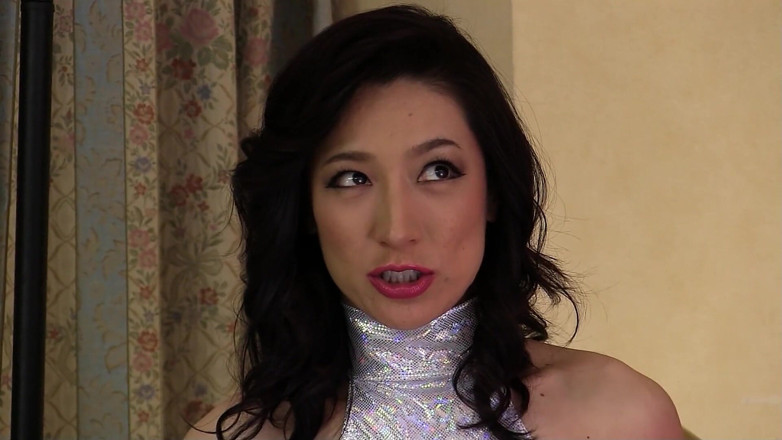 Asian porn collection: Magere Japanse vrouw met kleine tieten praat om te zuigen...