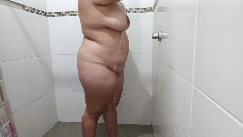 Stepmom_with_big_tits: Stepfather Secretly Films His Stepdaughter Taking a Shower While She...