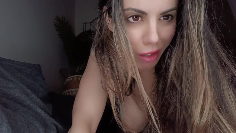 annikarain: Ibu tiri hot