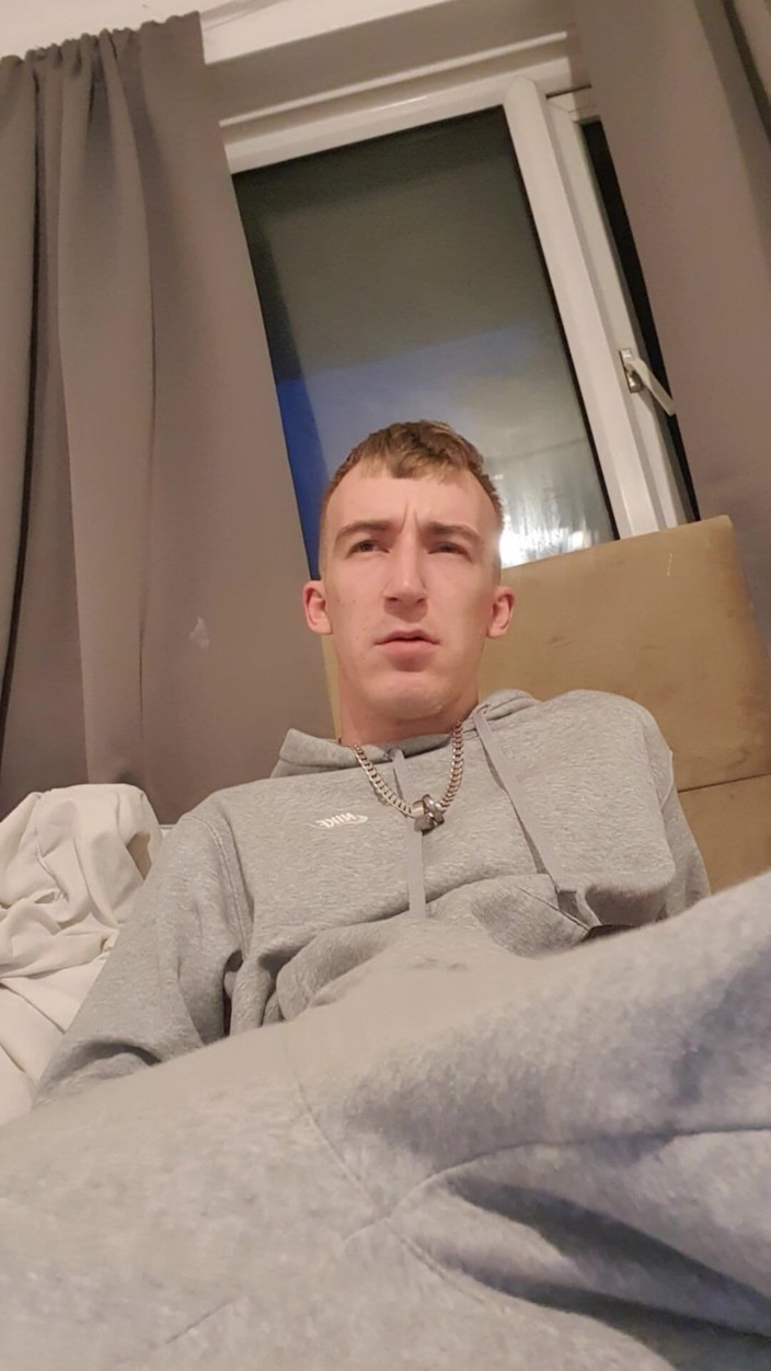 Adamross: Selfsucking Twink