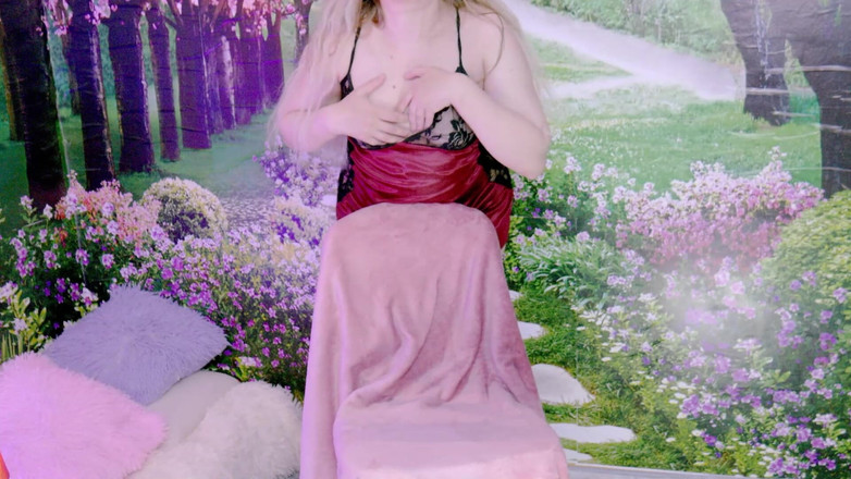 Nicolette69w: Amcığımı parmaklıyorum ıslak