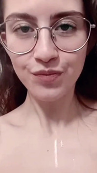 Fetish gioco di sborra gargarismi e ingoio