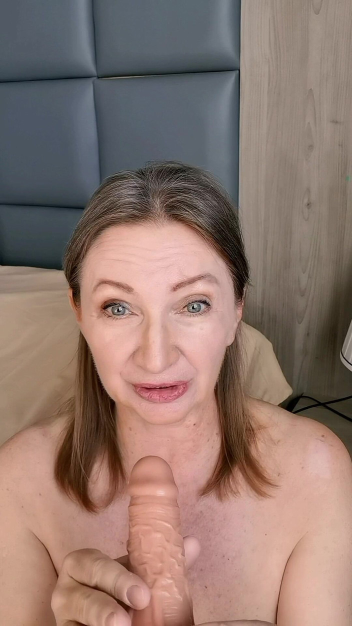 MariaOld: Брудна бабуся робить найкращий мінет - табу в рольову гру від першої особи