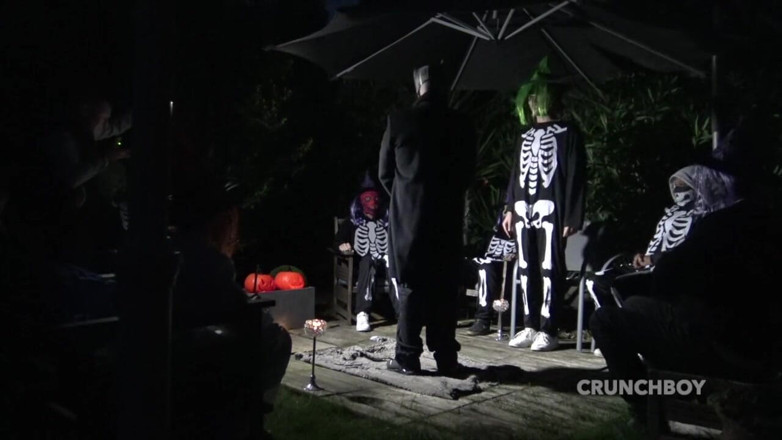 BAREBACK PORN SPY CAM: Amatörkamera knullad barbacka på natten för Halloween