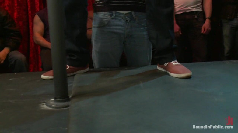 Bound in public: Azgın erkekler