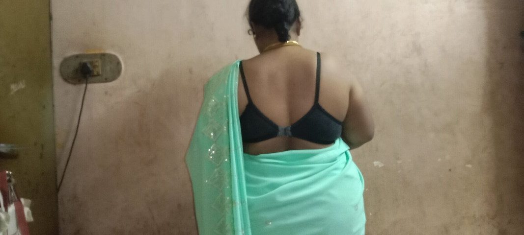 I Went to My Stepaunt's House and She Was so Beautiful in a Saree, Then I Grabbed Her Breasts and Shared Her Bed (Tamil Anti Uma) I Went to My Stepaunt's House and She Was so Beautiful in a Saree, Then I Grabbed Her Breasts and Shared Her Bed (Tamil Anti Uma)