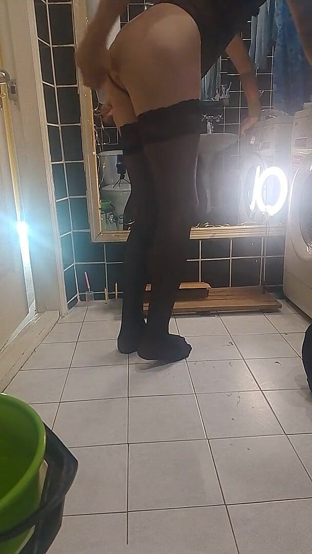 MilaFemboyUA: Playing in the Toilet