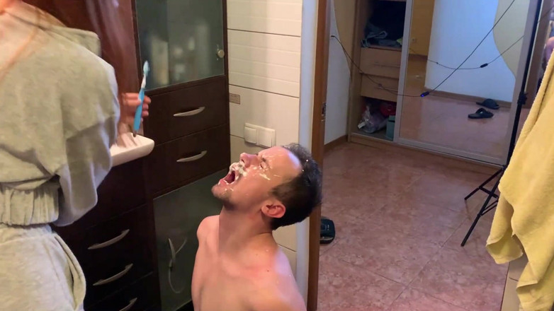 Petite Princesses Femdom: Redhead girl brushes her teeth and spits in slave's mouth -...