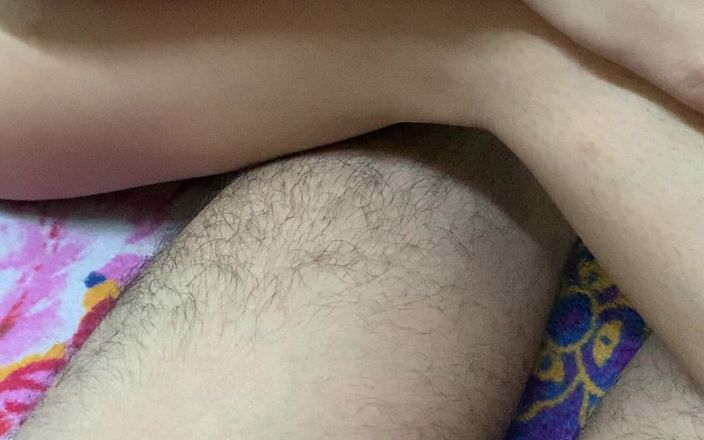 Komal sexy studio: Desi ama fare con lunghi baci e cavalcare lentamente