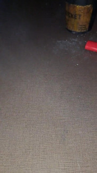 Dlouhé nehty a cigareta
