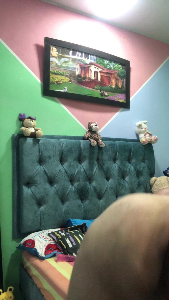 Lexly_16: Velmi děvka latina z Medelínu masturbuje a posílá video svému...